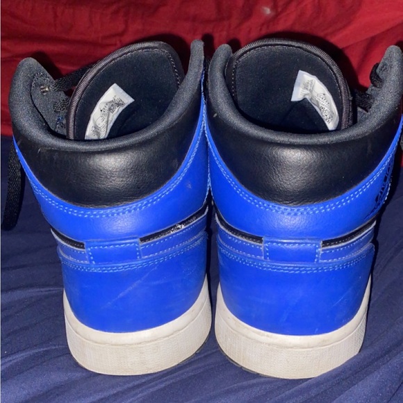 Air Jordan 1 Mid 'Hyper Royal - Picture 3 of 4